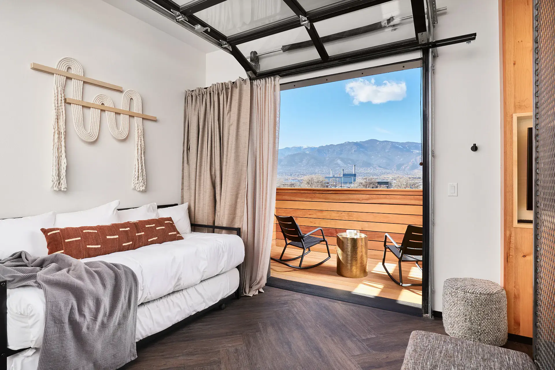 Mountain Queen Balcony Suite - View 3